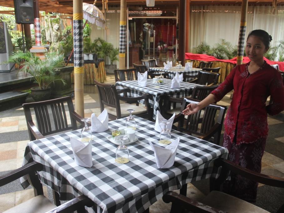 Ubud Hotel And Villas Маланг Екстериор снимка
