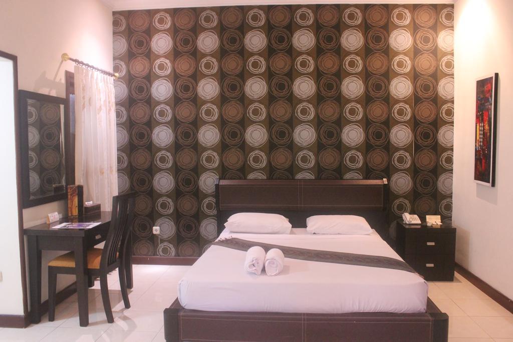 Ubud Hotel And Villas Маланг Екстериор снимка