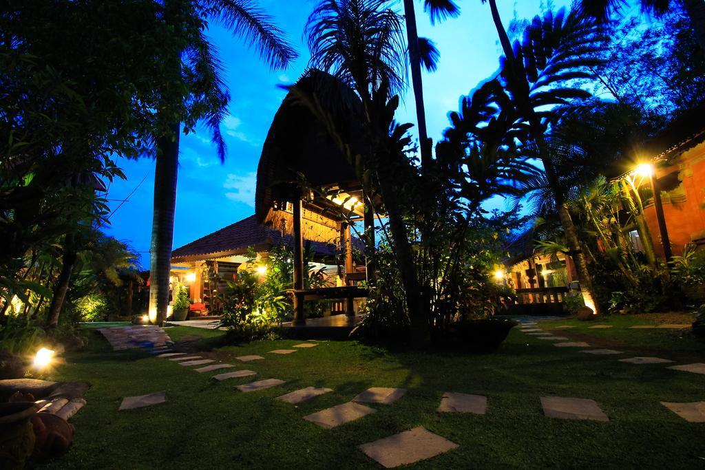 Ubud Hotel And Villas Маланг Екстериор снимка