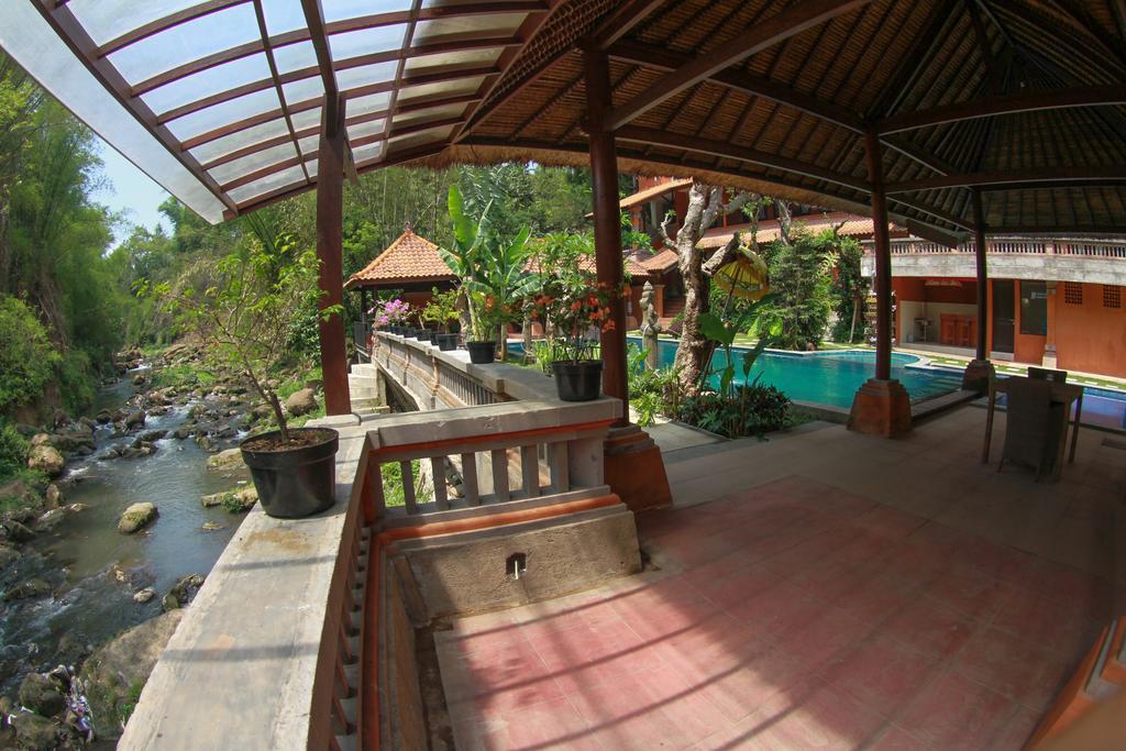 Ubud Hotel And Villas Маланг Екстериор снимка