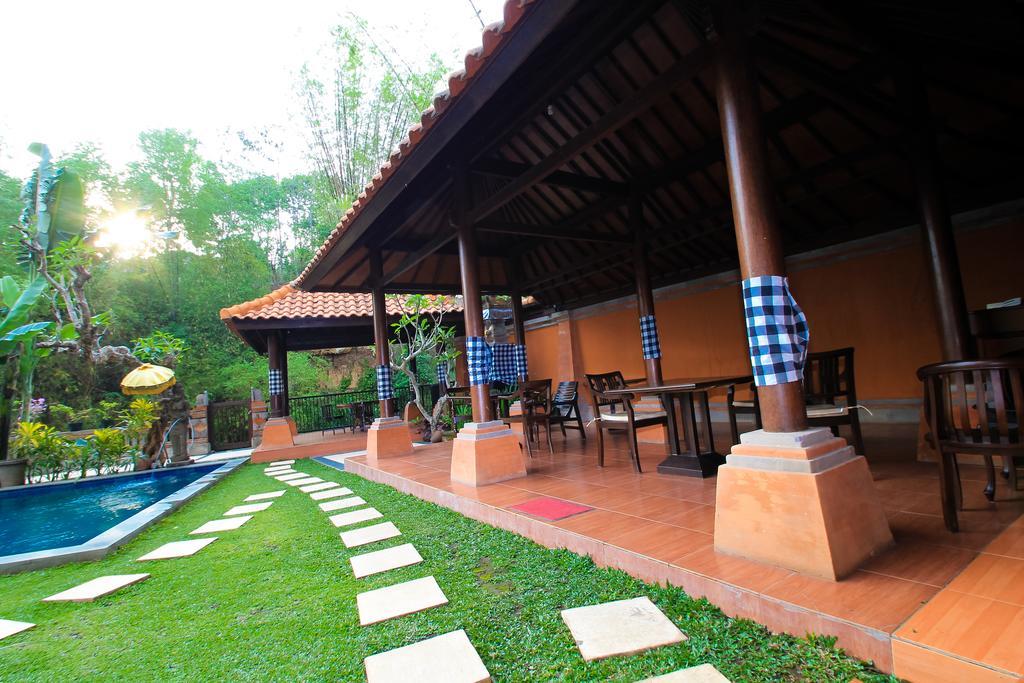 Ubud Hotel And Villas Маланг Екстериор снимка