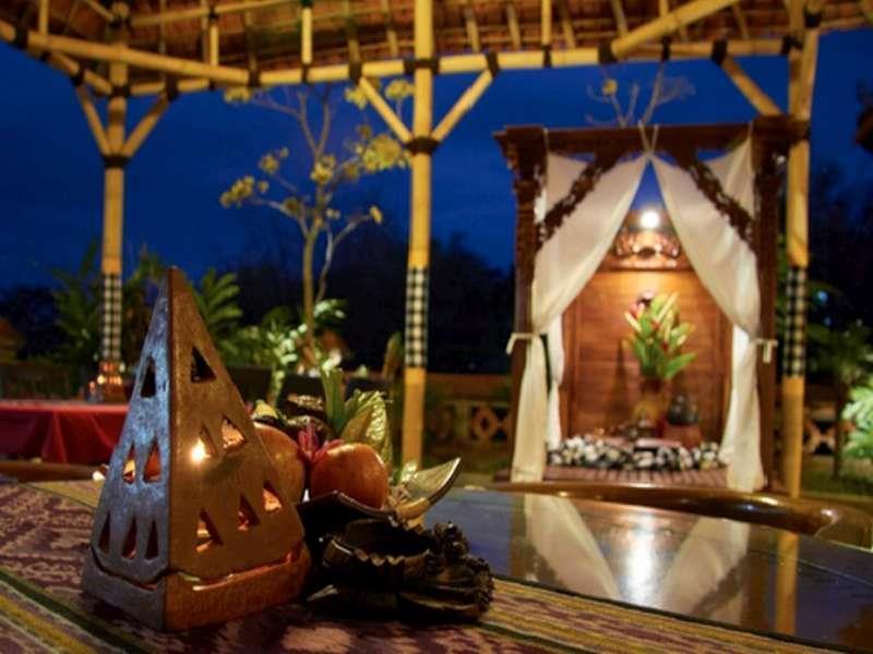 Ubud Hotel And Villas Маланг Екстериор снимка